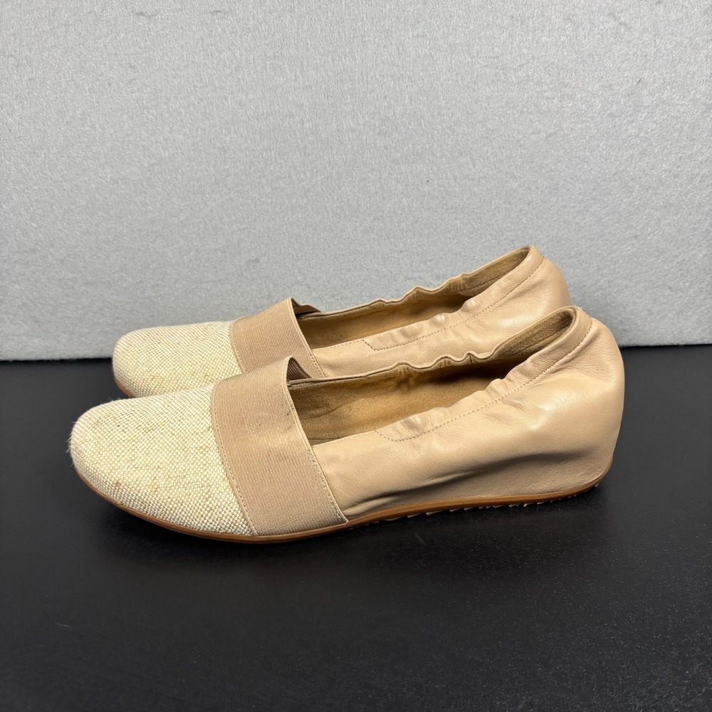 SoftWalk Wonder Slip On Shoes Beige Leather Linen 10N Narrow Elastic Loafer